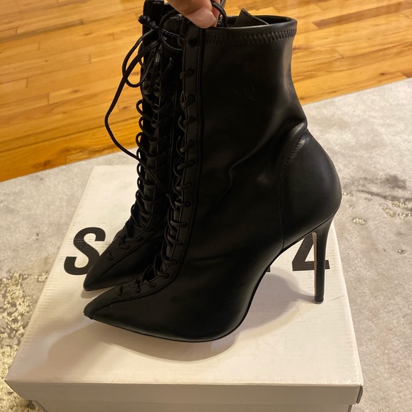 Schutz lace up boot heels - Picture 3 of 8